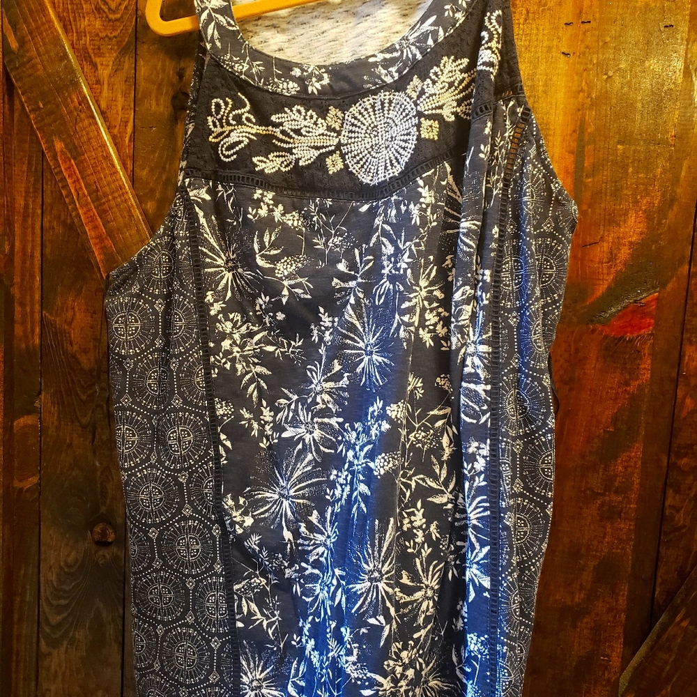 Sleeveless blouse